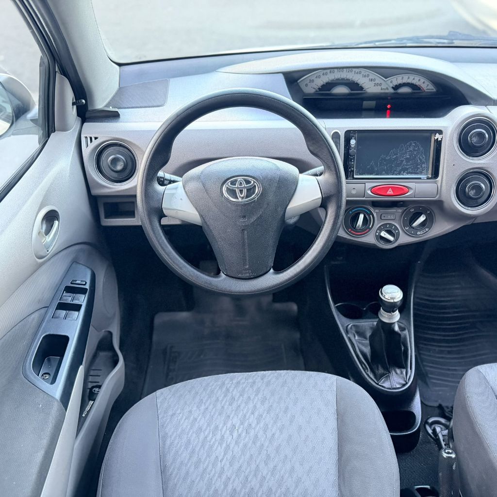 ETIOS XLS Sedan 1.5 Flex 16V 4p Mec. — foto 10