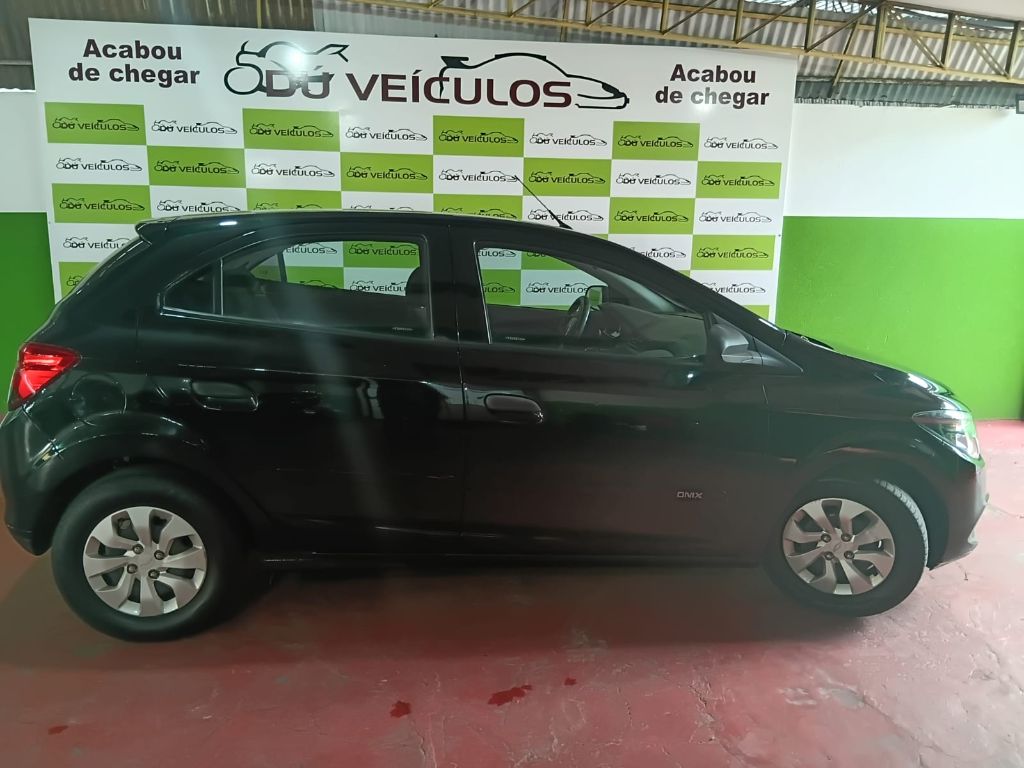 ONIX HATCH Joy 1.0 8V Flex 5p Mec. — foto 4