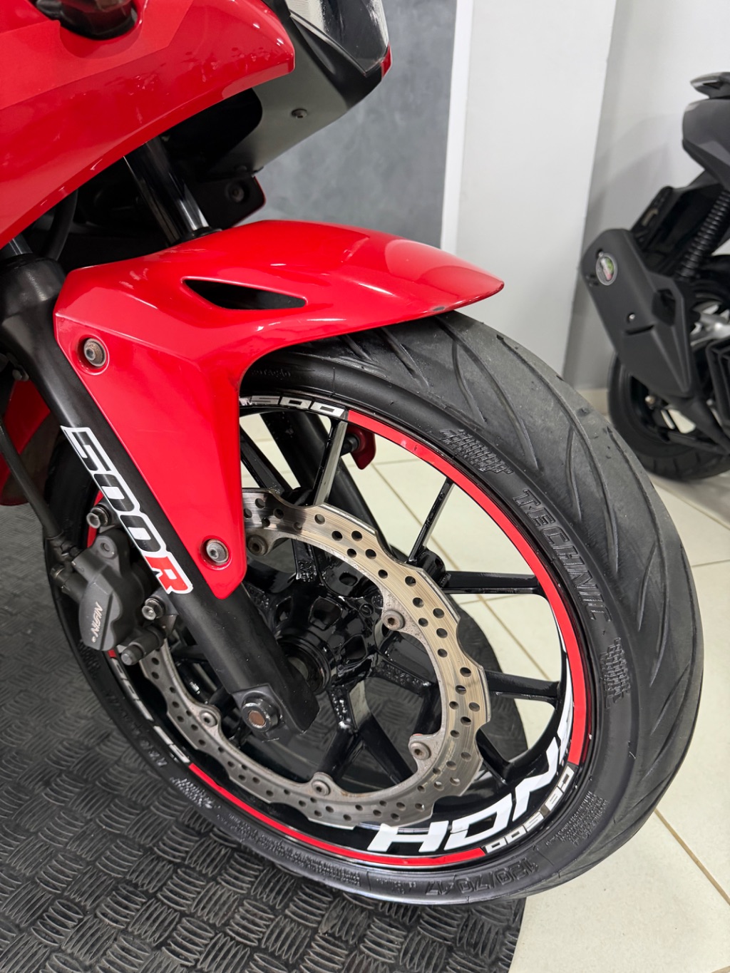 CBR 500R — foto 3