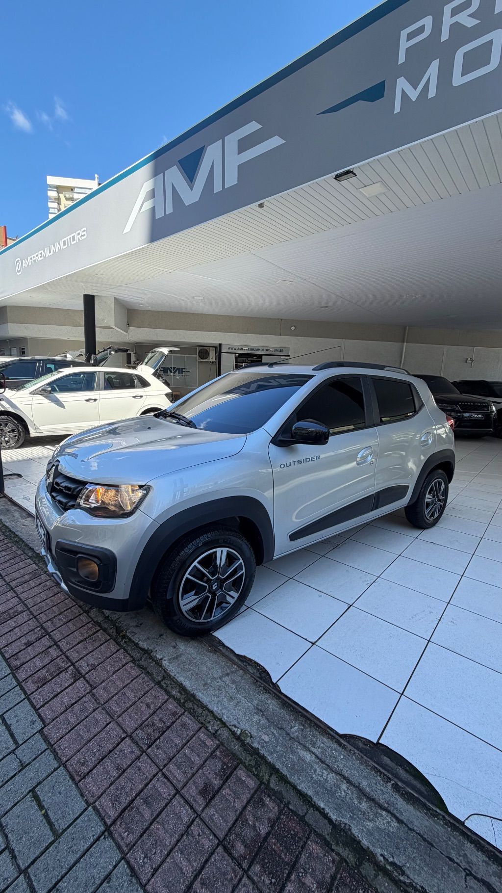 KWID OUTSIDER 1.0 Flex 12V 5p Mec. — foto 1