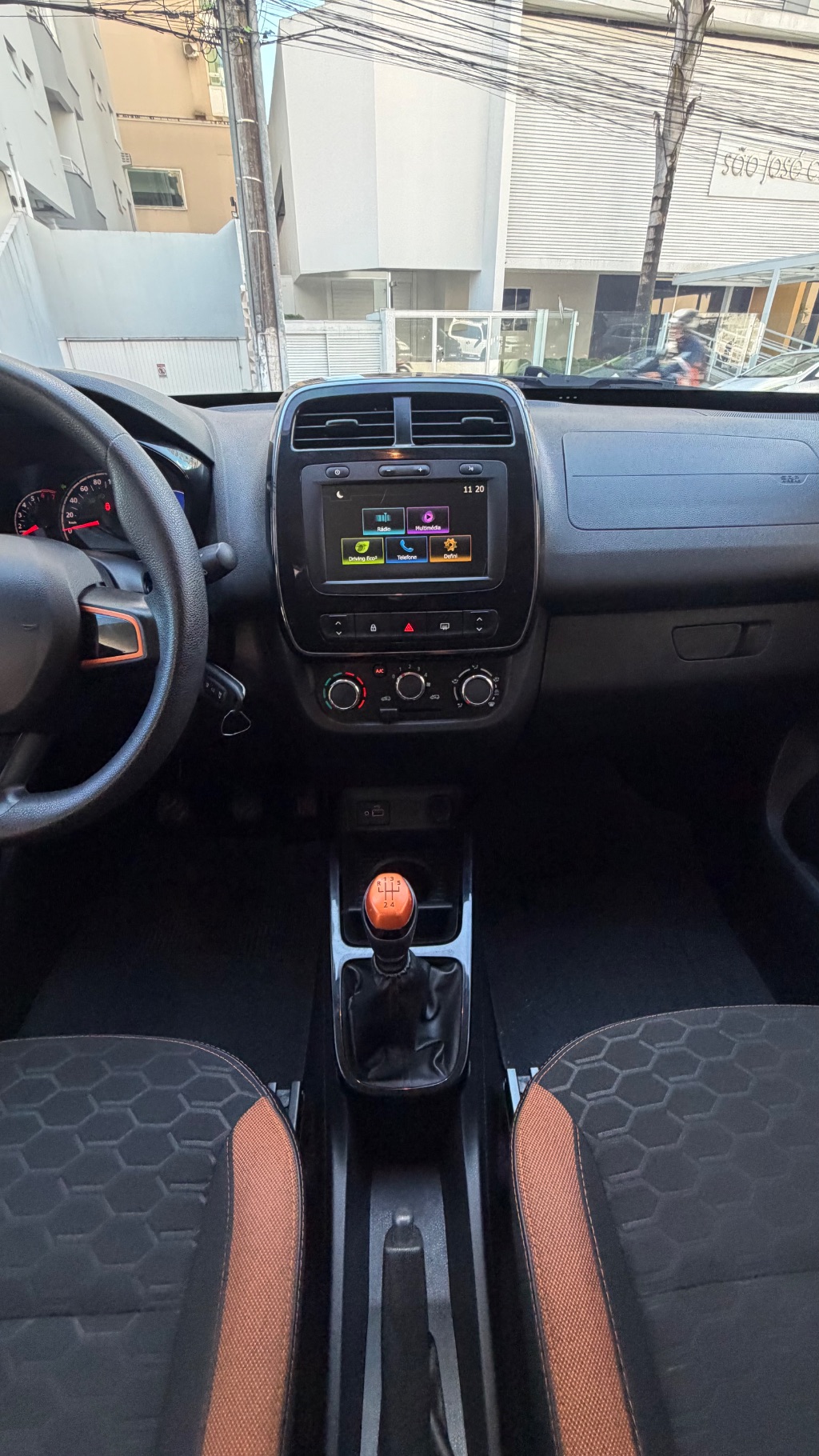 KWID OUTSIDER 1.0 Flex 12V 5p Mec. — foto 14