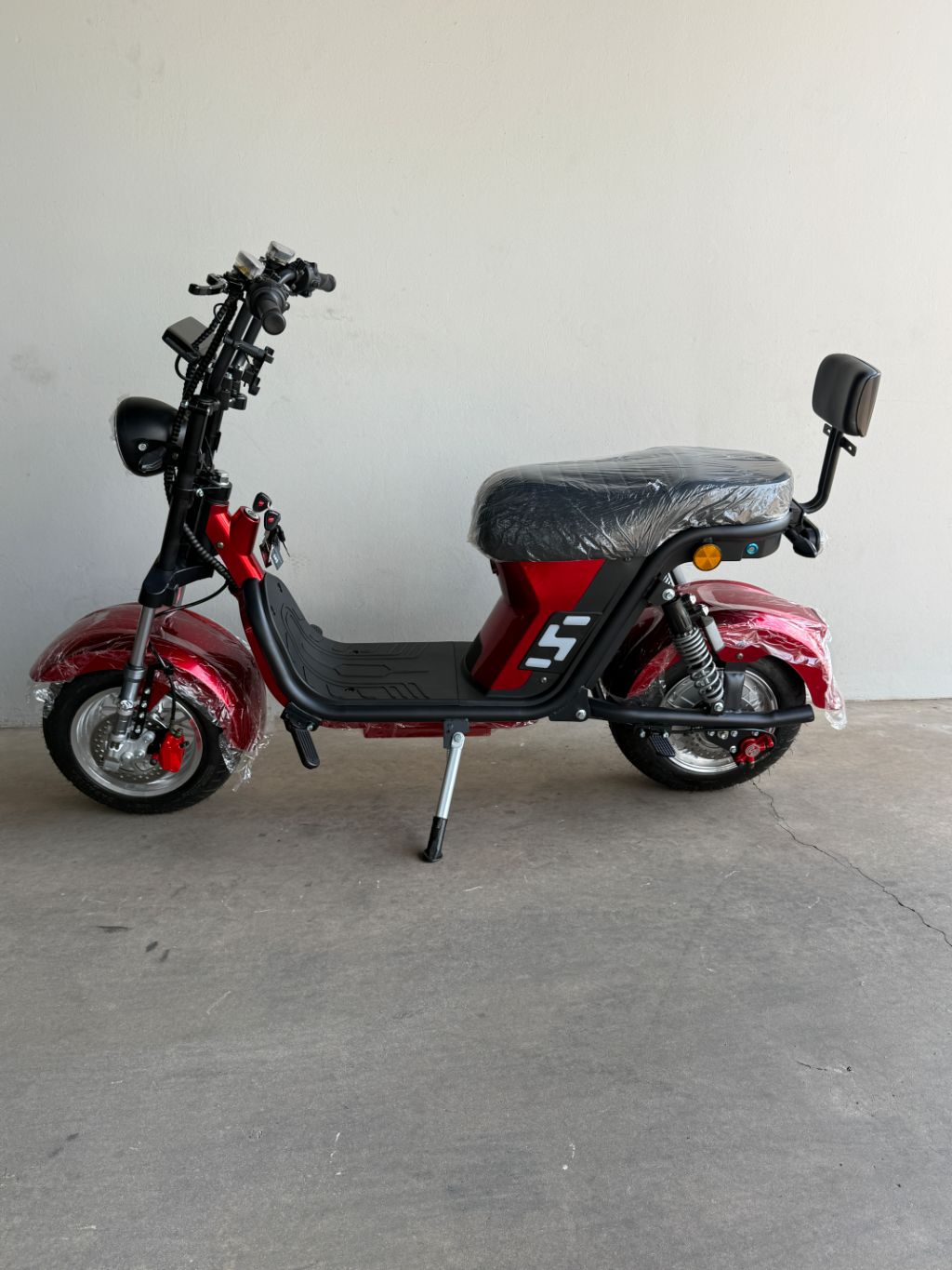X13 é um  autopropelido equipado com motor eletrico de 1000W  — foto 3