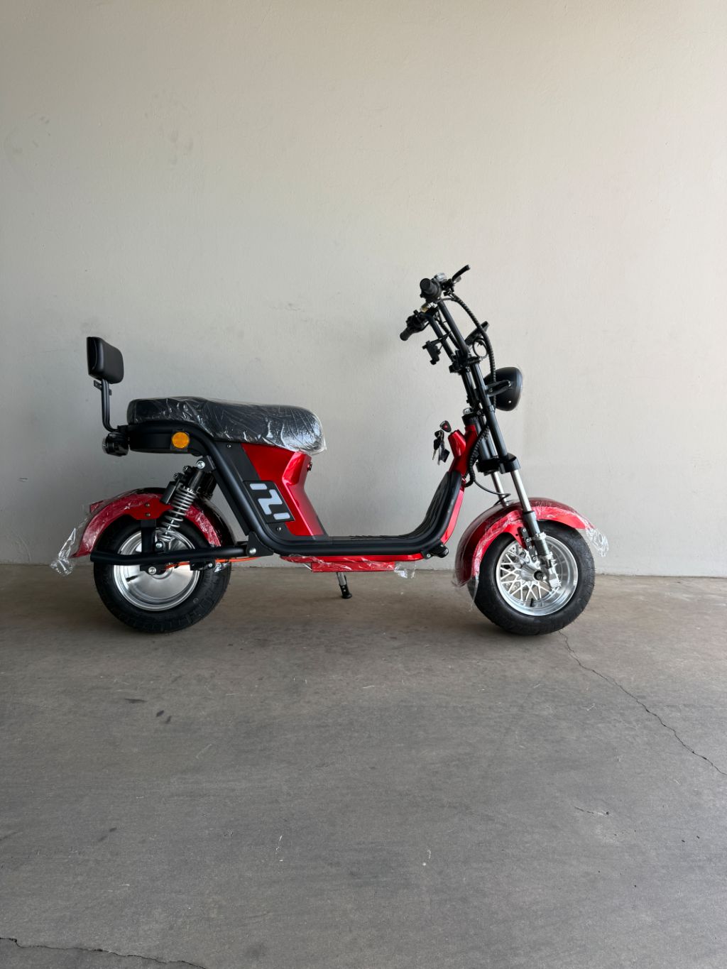 X13 é um  autopropelido equipado com motor eletrico de 1000W  — foto 4