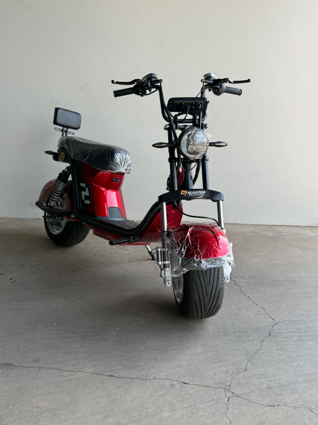 X13 é um  autopropelido equipado com motor eletrico de 1000W  — foto 1