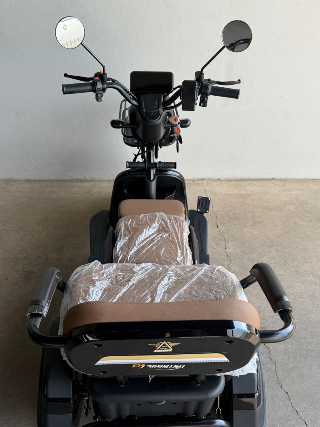 Triciclo Elétrico Angie AG05 1000W é um veículo de três rodas equipado com  motor elétrico de 1000w com velocidade max. de 32km. — foto 6