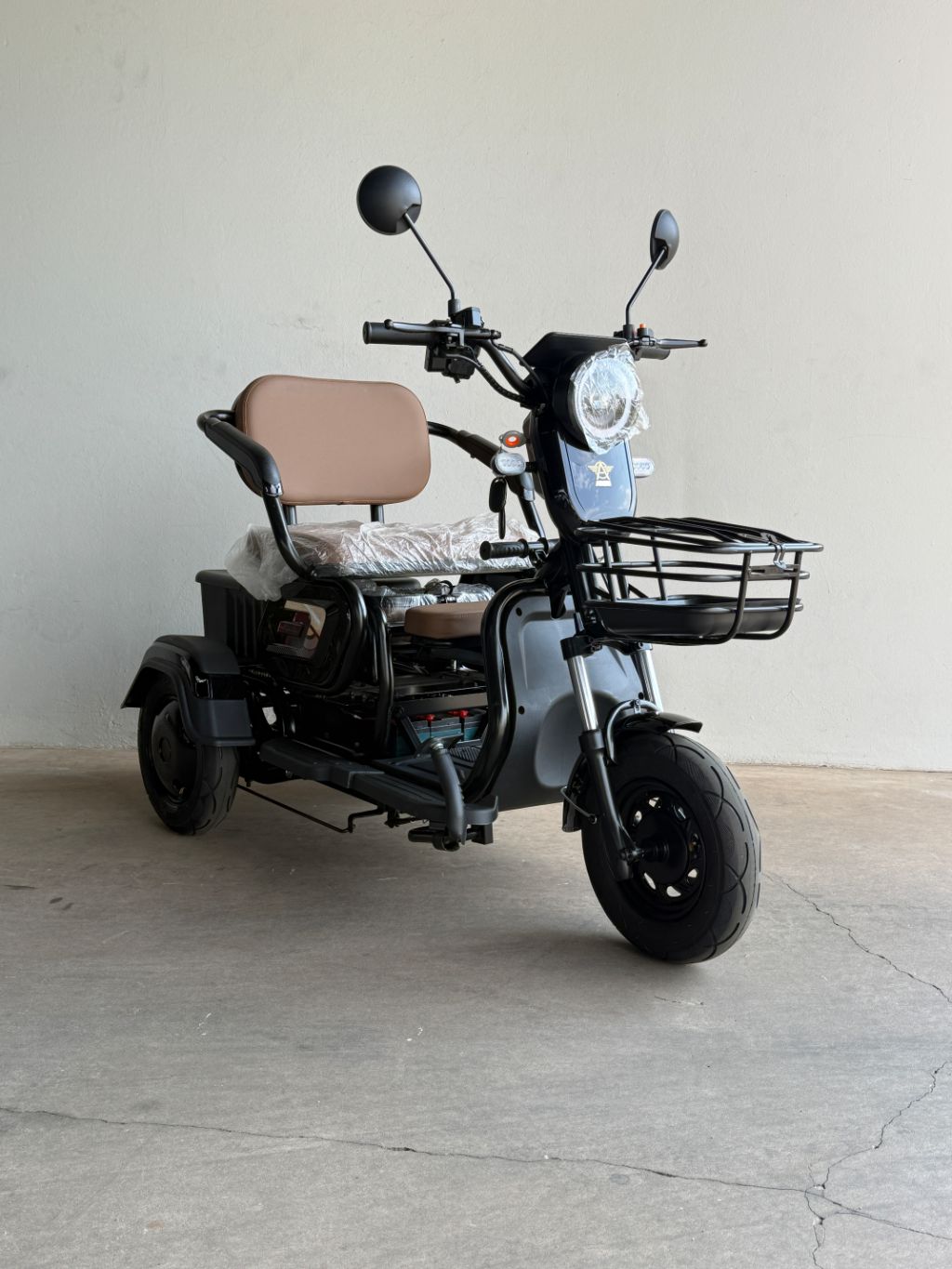 Triciclo Elétrico Angie AG05 1000W é um veículo de três rodas equipado com  motor elétrico de 1000w com velocidade max. de 32km. — foto 1