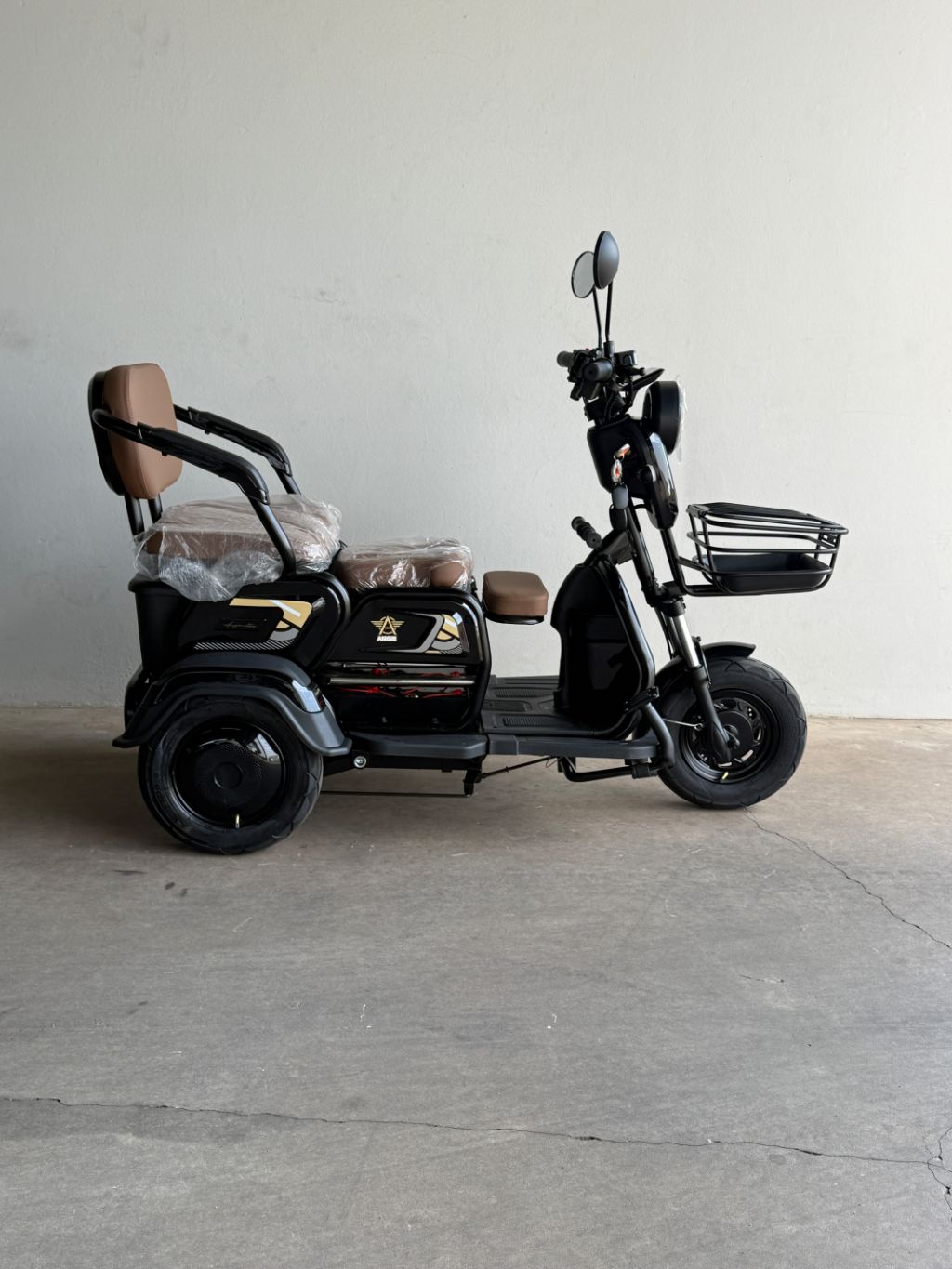 Triciclo Elétrico Angie AG05 1000W é um veículo de três rodas equipado com  motor elétrico de 1000w com velocidade max. de 32km. — foto 3
