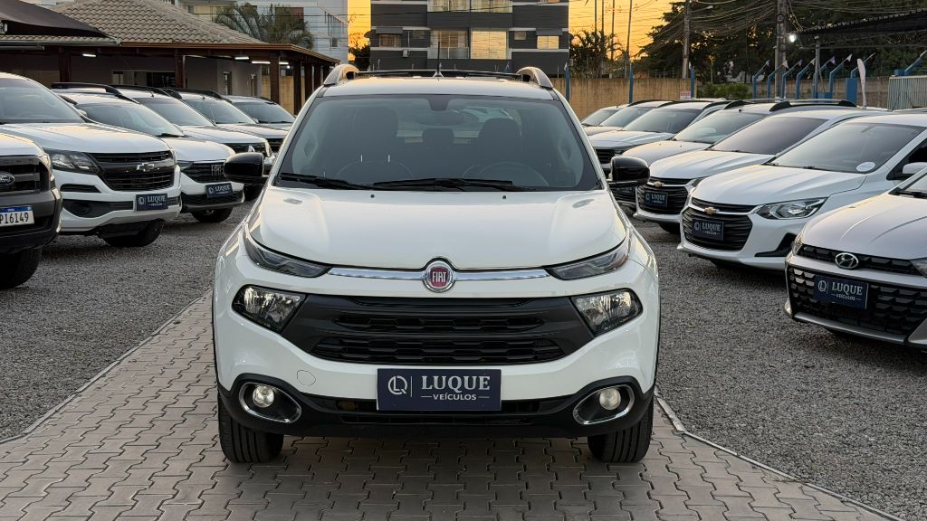 Toro Freedom 1.8 16V Flex Aut. — foto 2