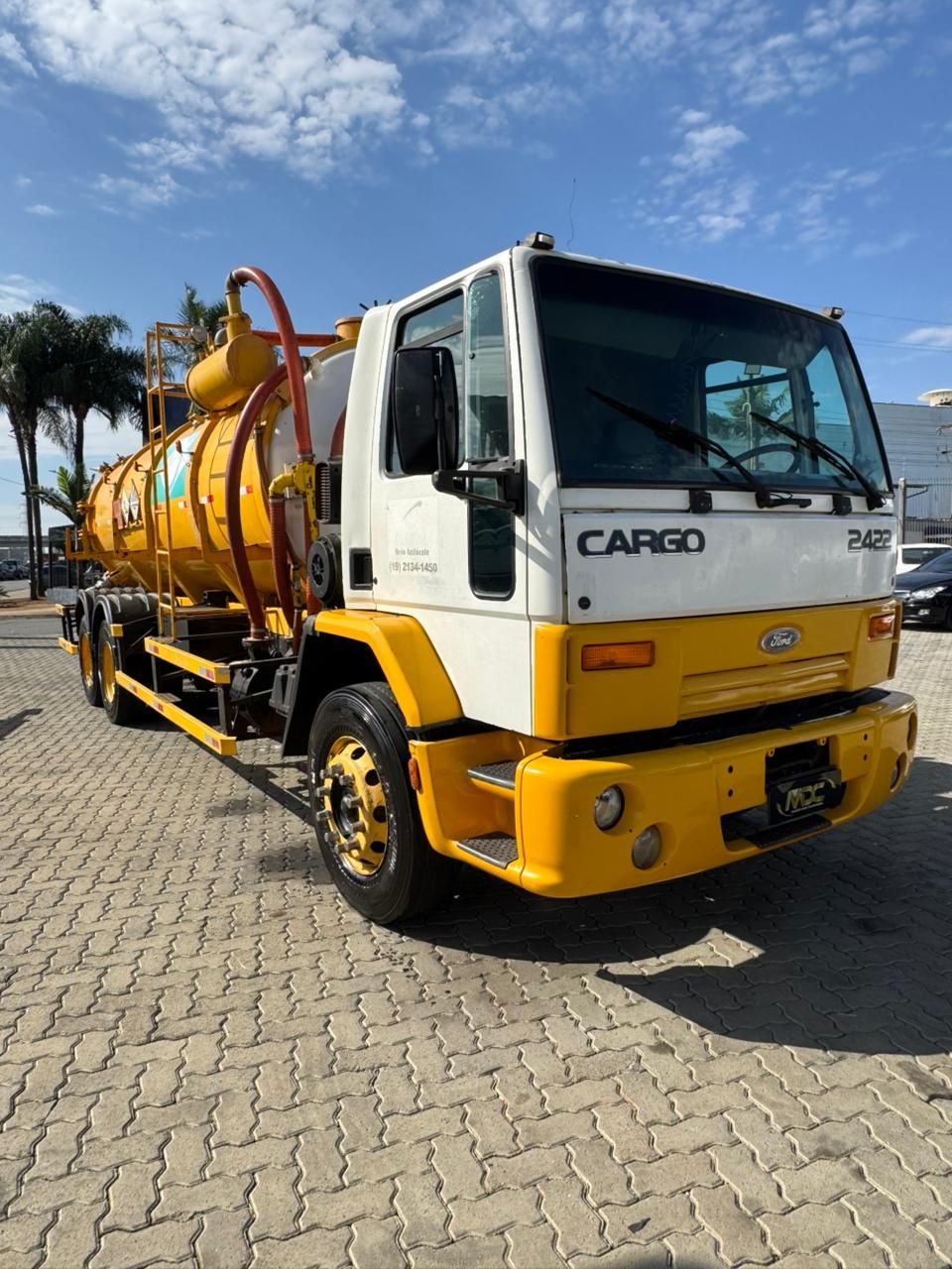 FORD CARGO 2422 - LIMPA FOSSA — foto 1