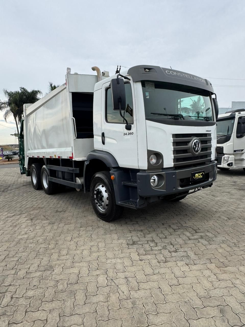 24-260 E Constel. 6x2 Compactador — foto 3