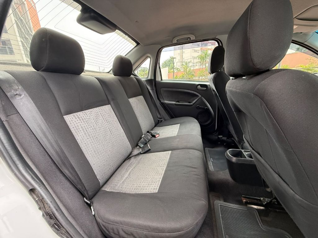 FORD FIESTA SEDAN 1.6 2014 FLEX — foto 11