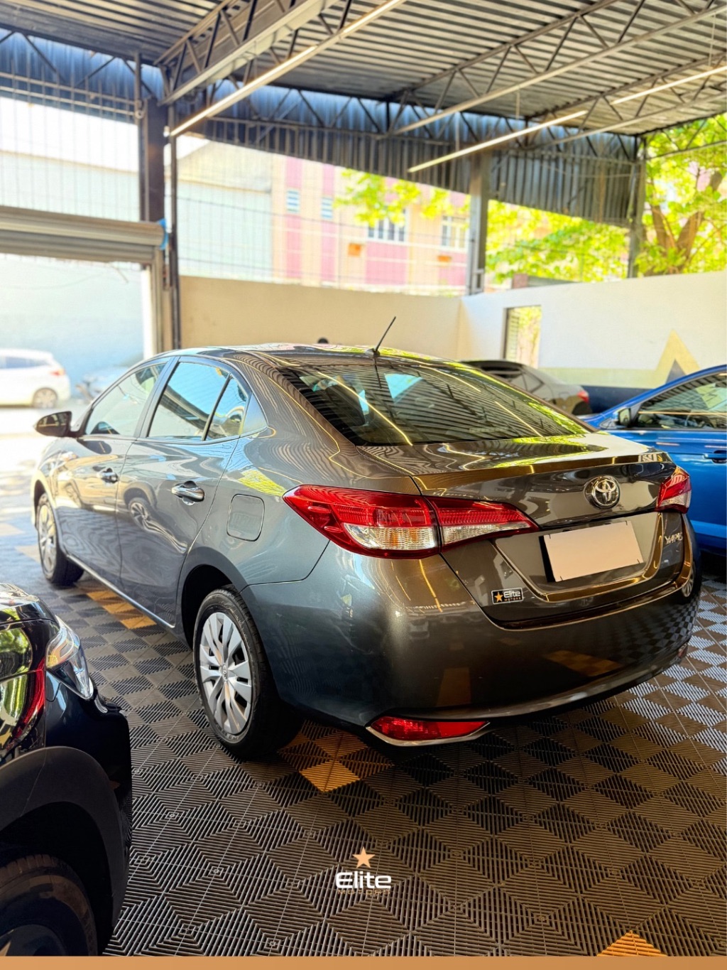 YARIS XL Sedan 1.5 Flex 16V 4p Aut. — foto 2