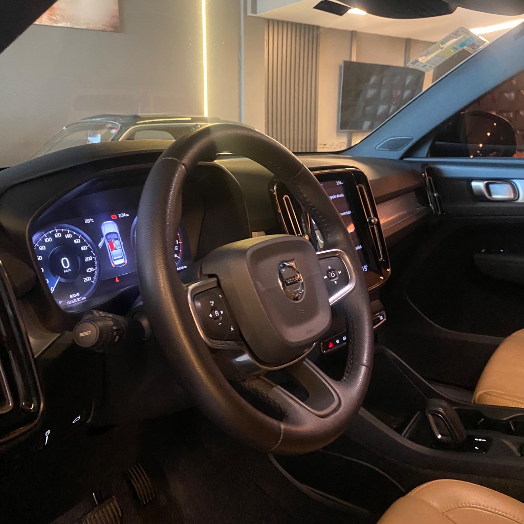 XC 40 T-4 MOMENTUM 2.0 190cv FWD — foto 6
