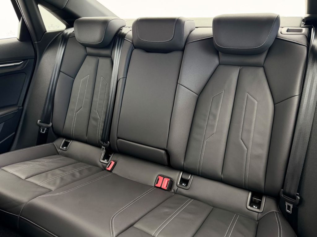 A3 Sed.Perf. Black 2.0 TFSI S-tr. (Hib.) — foto 13
