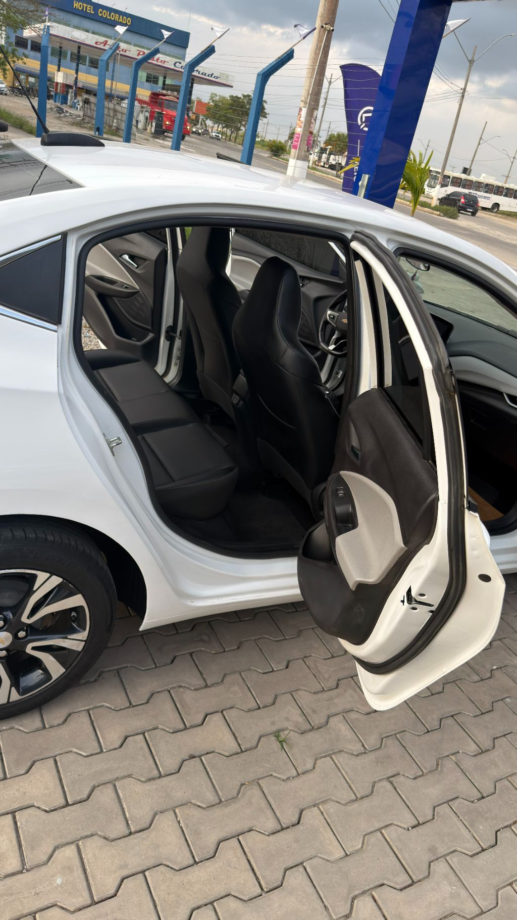 ONIX SED. Plus PREM. 1.0 12V TB Flex Aut — foto 11