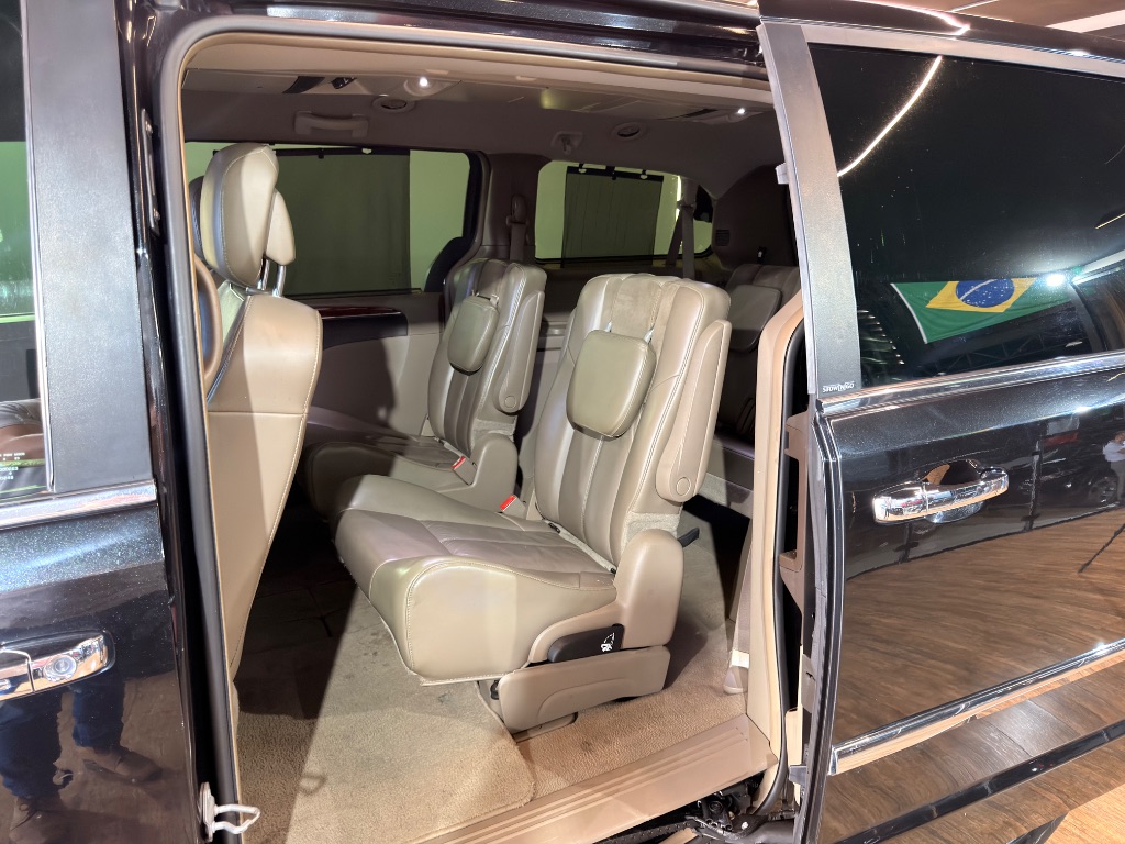 TOWN & COUNTRY Limited 3.8 /3.6 V6 Aut. — foto 7