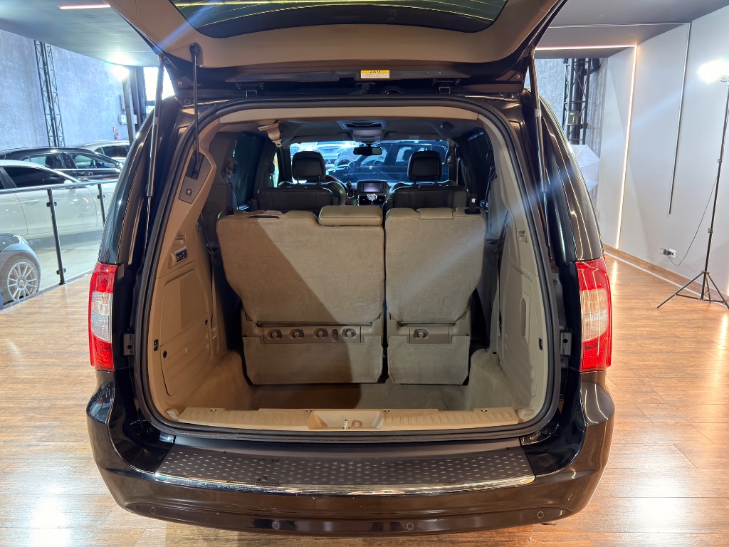TOWN & COUNTRY Limited 3.8 /3.6 V6 Aut. — foto 10