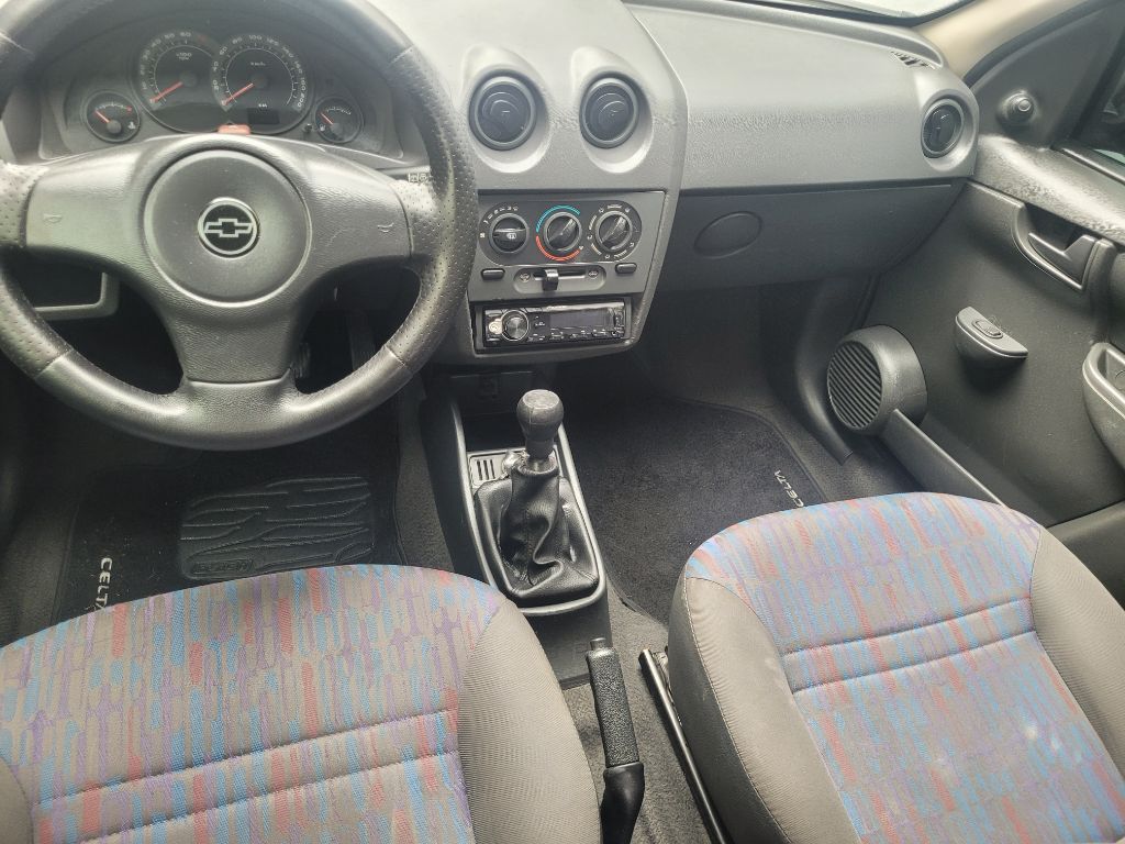 Celta Spirit 1.0 8V Flex 5 portas — foto 7