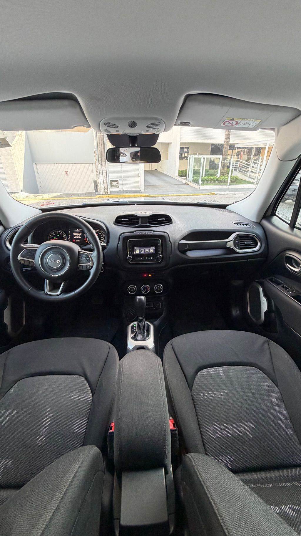 Renegade Sport 1.8 4x2 Flex 16V Aut. — foto 10