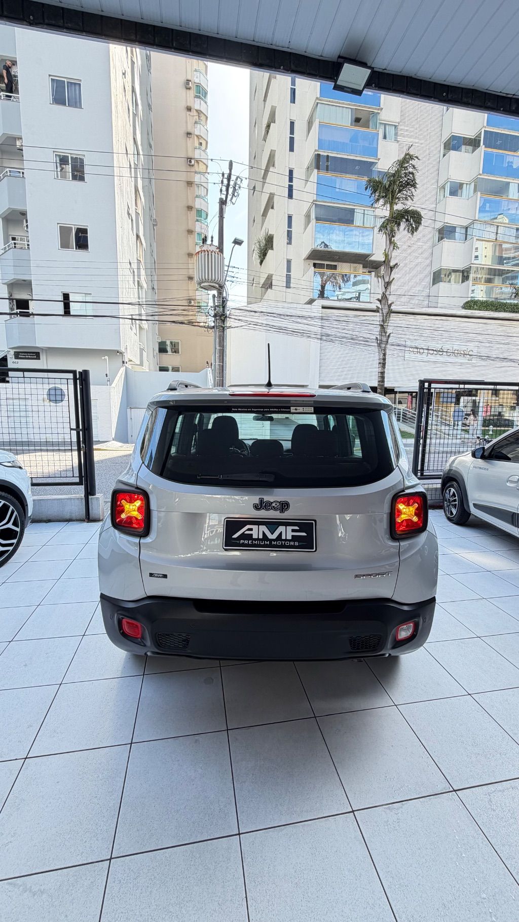 Renegade Sport 1.8 4x2 Flex 16V Aut. — foto 6