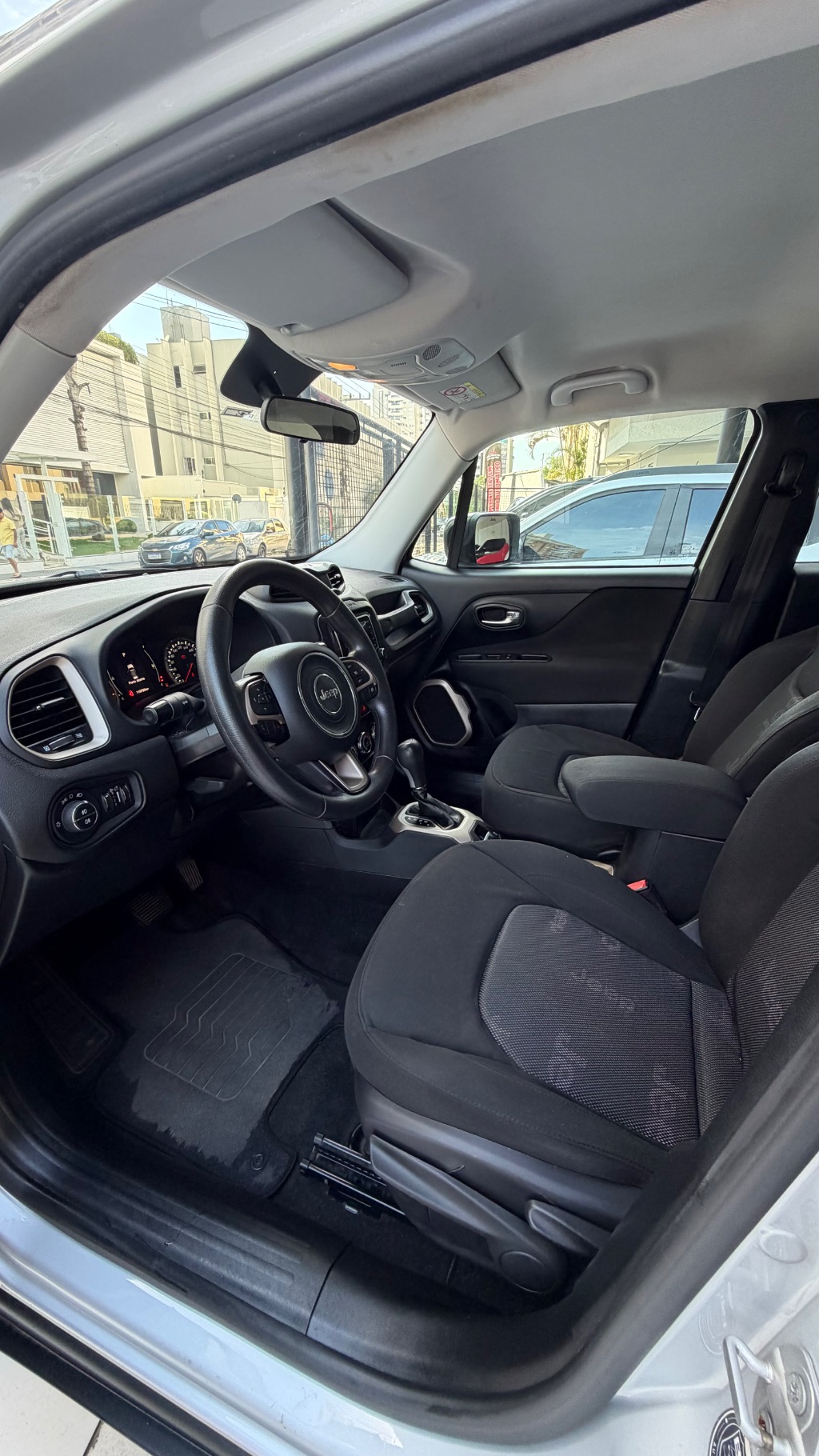 Renegade Sport 1.8 4x2 Flex 16V Aut. — foto 7