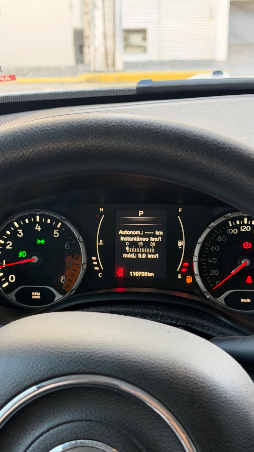Renegade Sport 1.8 4x2 Flex 16V Aut. — foto 13