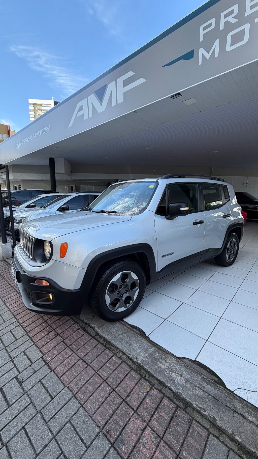 Renegade Sport 1.8 4x2 Flex 16V Aut. — foto 1