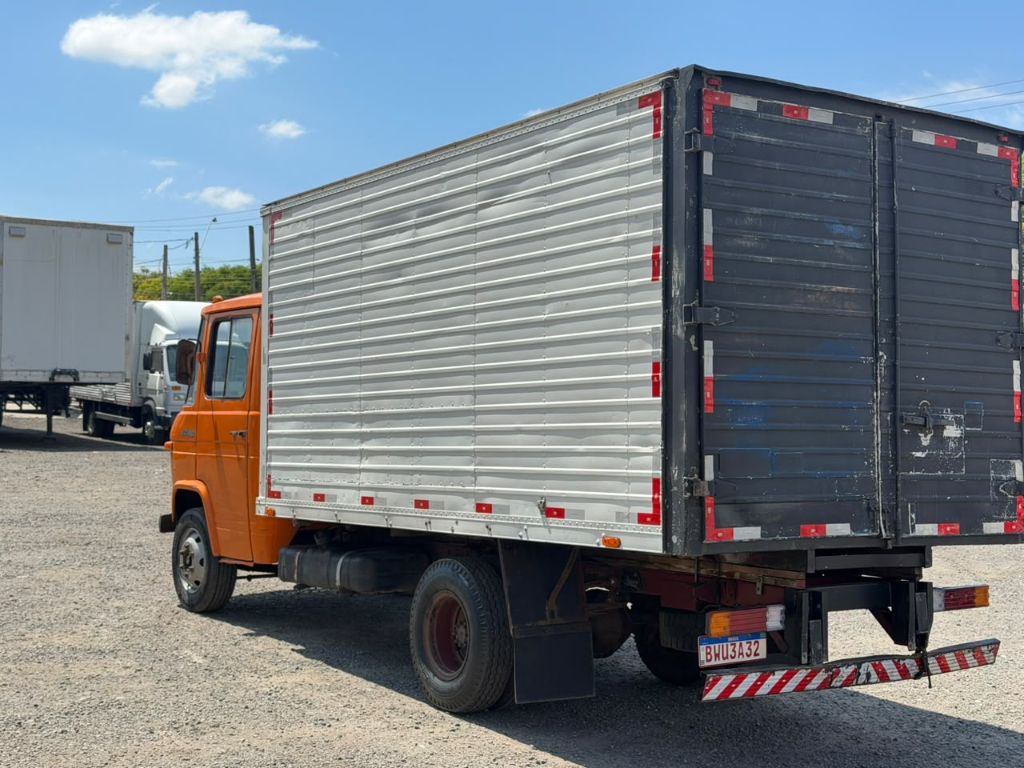L 608 D — foto 2