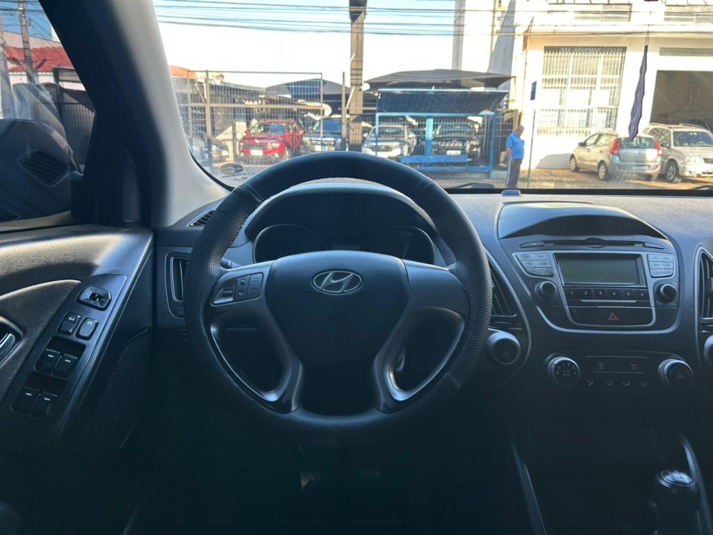 ix35 2.0 16V 170cv 2WD/4WD Mec. — foto 2