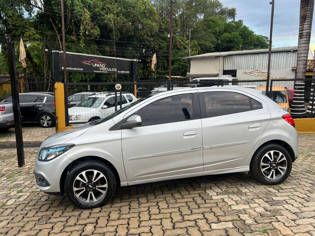 ONIX HATCH LTZ 1.4 8V FlexPower 5p Mec. — foto 3