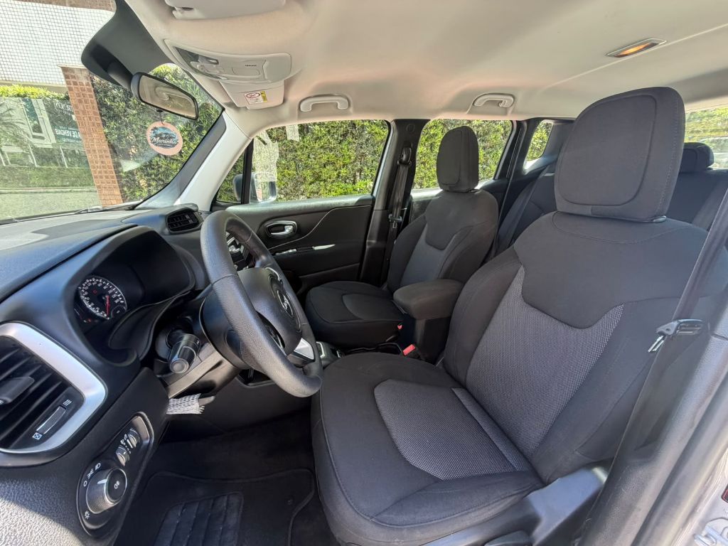 Renegade 1.8 4x2 Flex 16V Aut. — foto 11