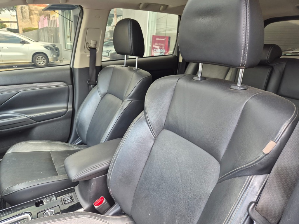 OUTLANDER HPE-S 2.2 Diesel 4x4 Aut. — foto 7