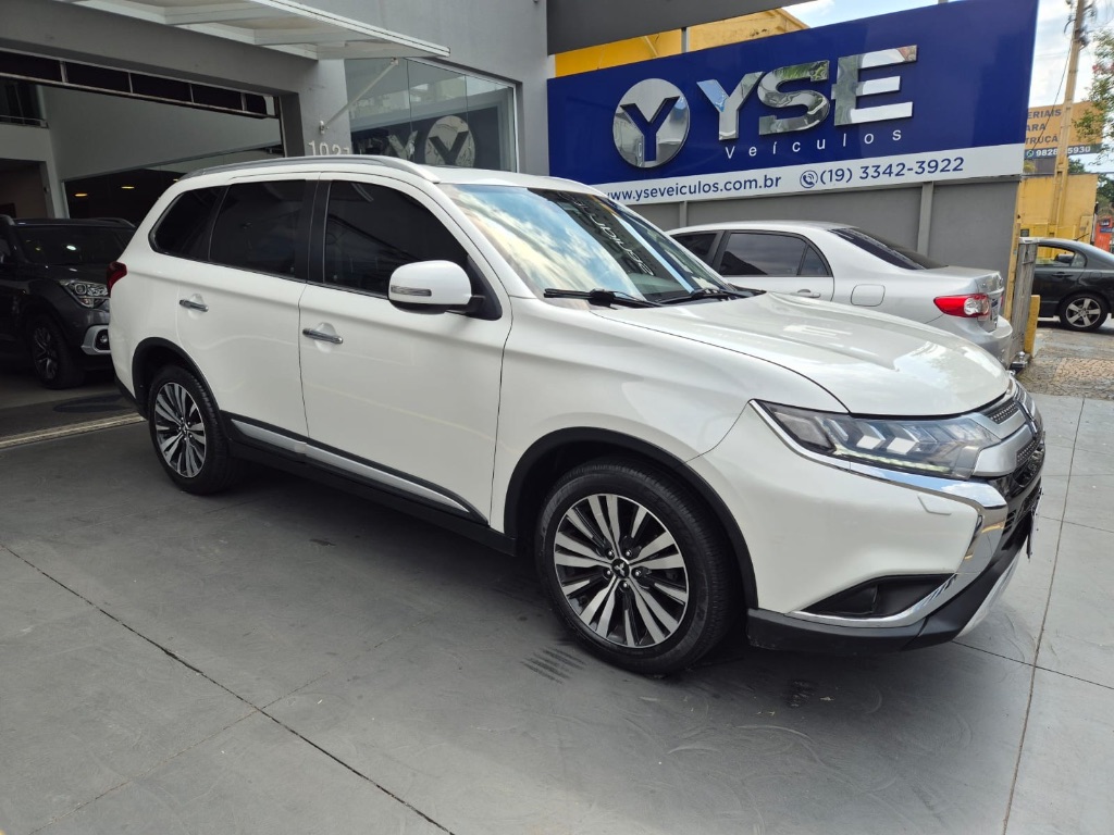 OUTLANDER HPE-S 2.2 Diesel 4x4 Aut. — foto 1