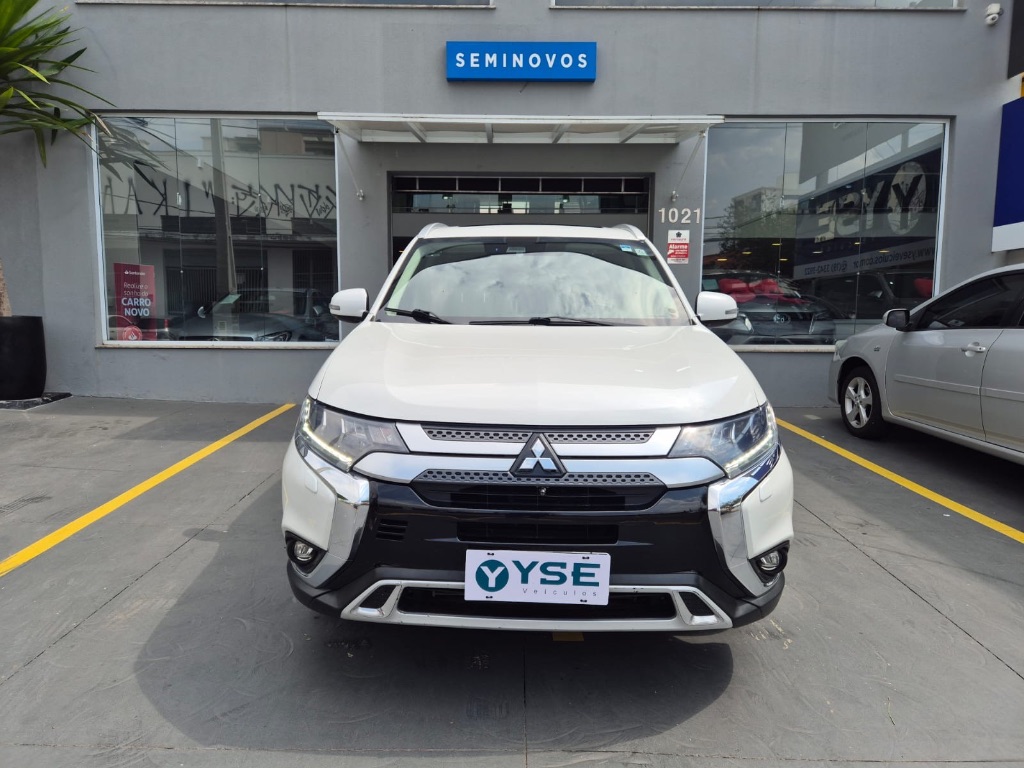 OUTLANDER HPE-S 2.2 Diesel 4x4 Aut. — foto 3