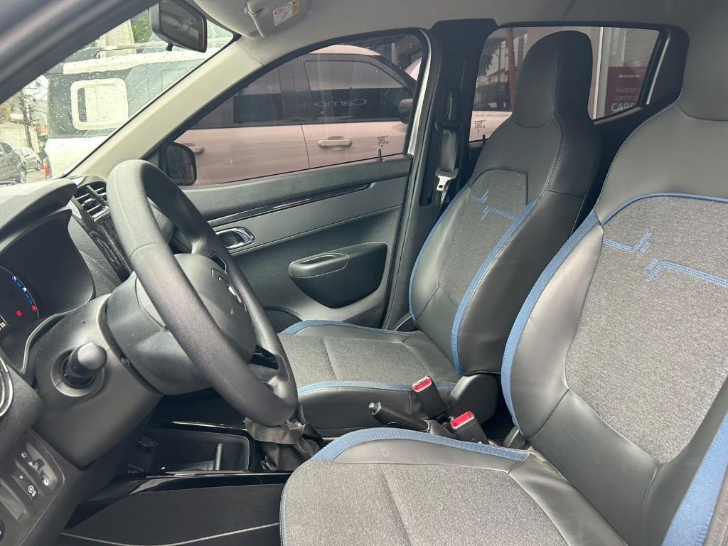 KWID Intense 1.0 Flex 12V 5p Mec. — foto 6