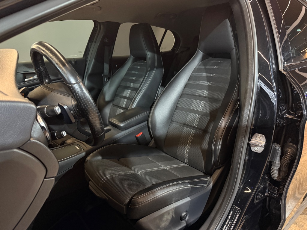GLA 200 Advance 1.6/1.6 TB 16V Flex Aut. — foto 9