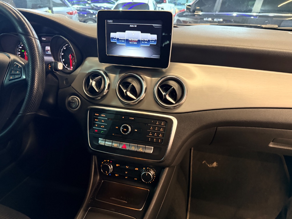 GLA 200 Advance 1.6/1.6 TB 16V Flex Aut. — foto 5