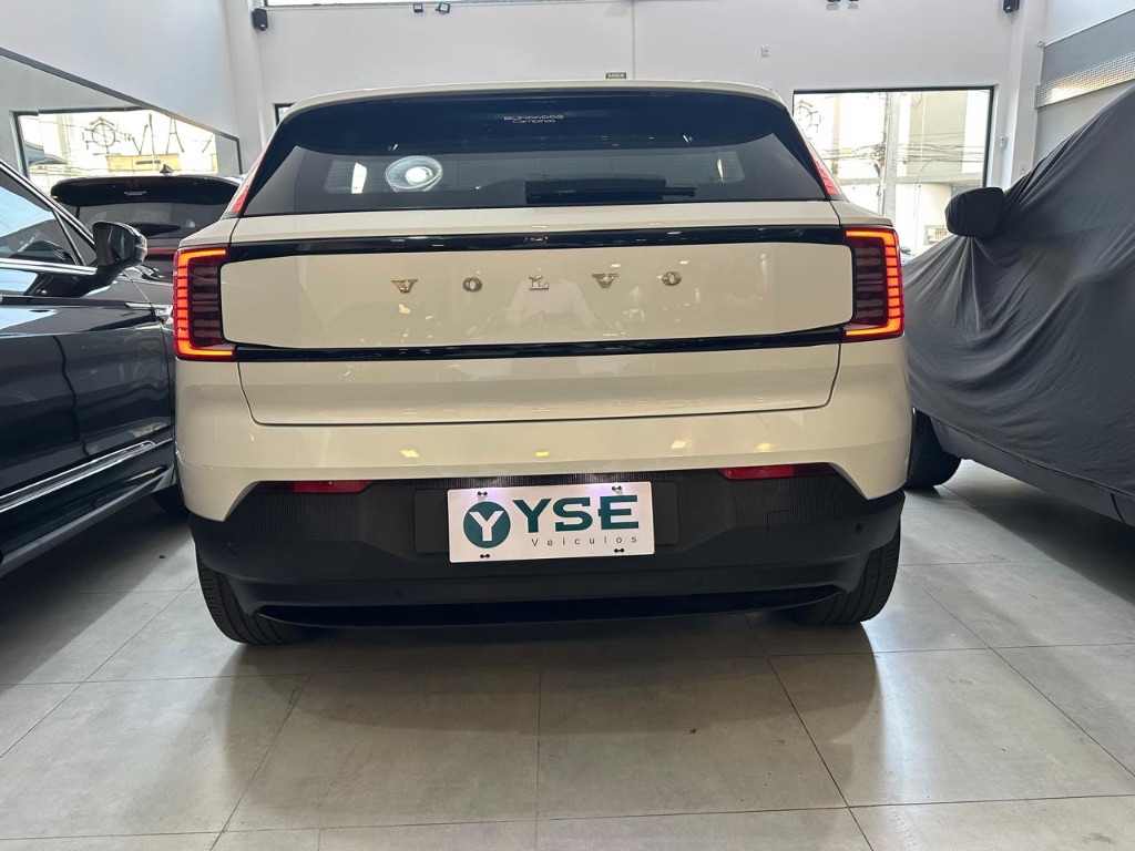 EX30 E40 Core (Elétrico) — foto 6