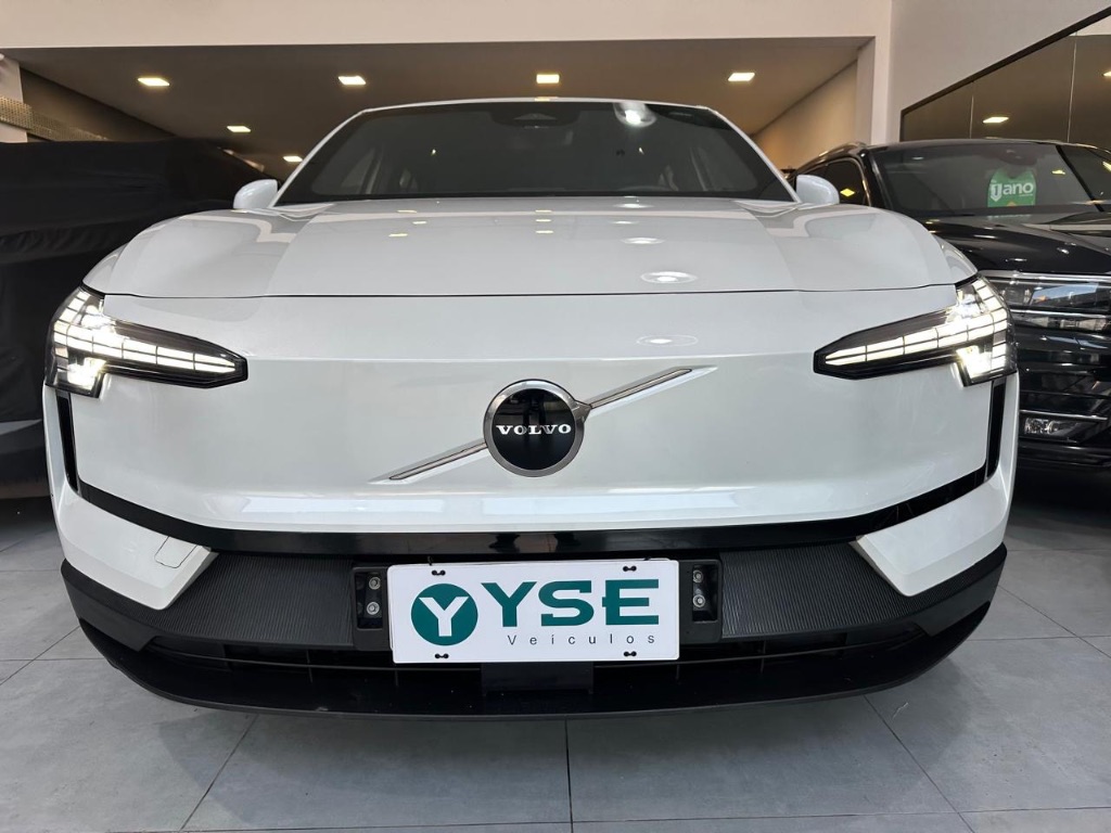 EX30 E40 Core (Elétrico) — foto 2