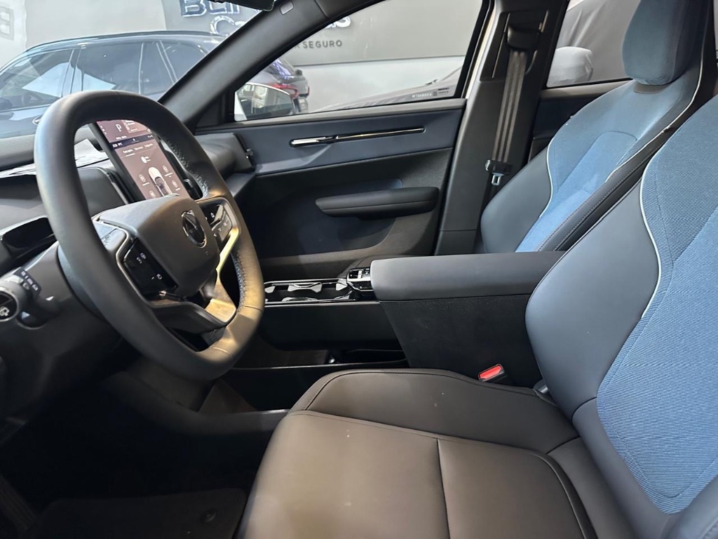 EX30 E40 Core (Elétrico) — foto 7