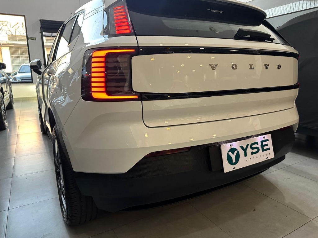 EX30 E40 Core (Elétrico) — foto 4