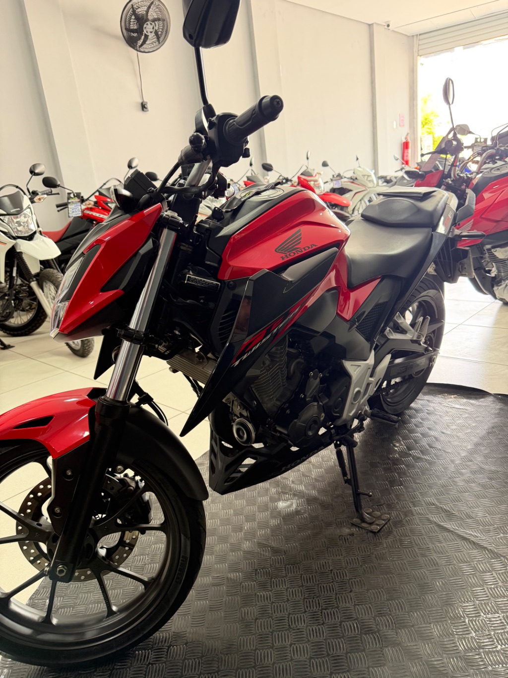 CB 300F Twister Flex — foto 9