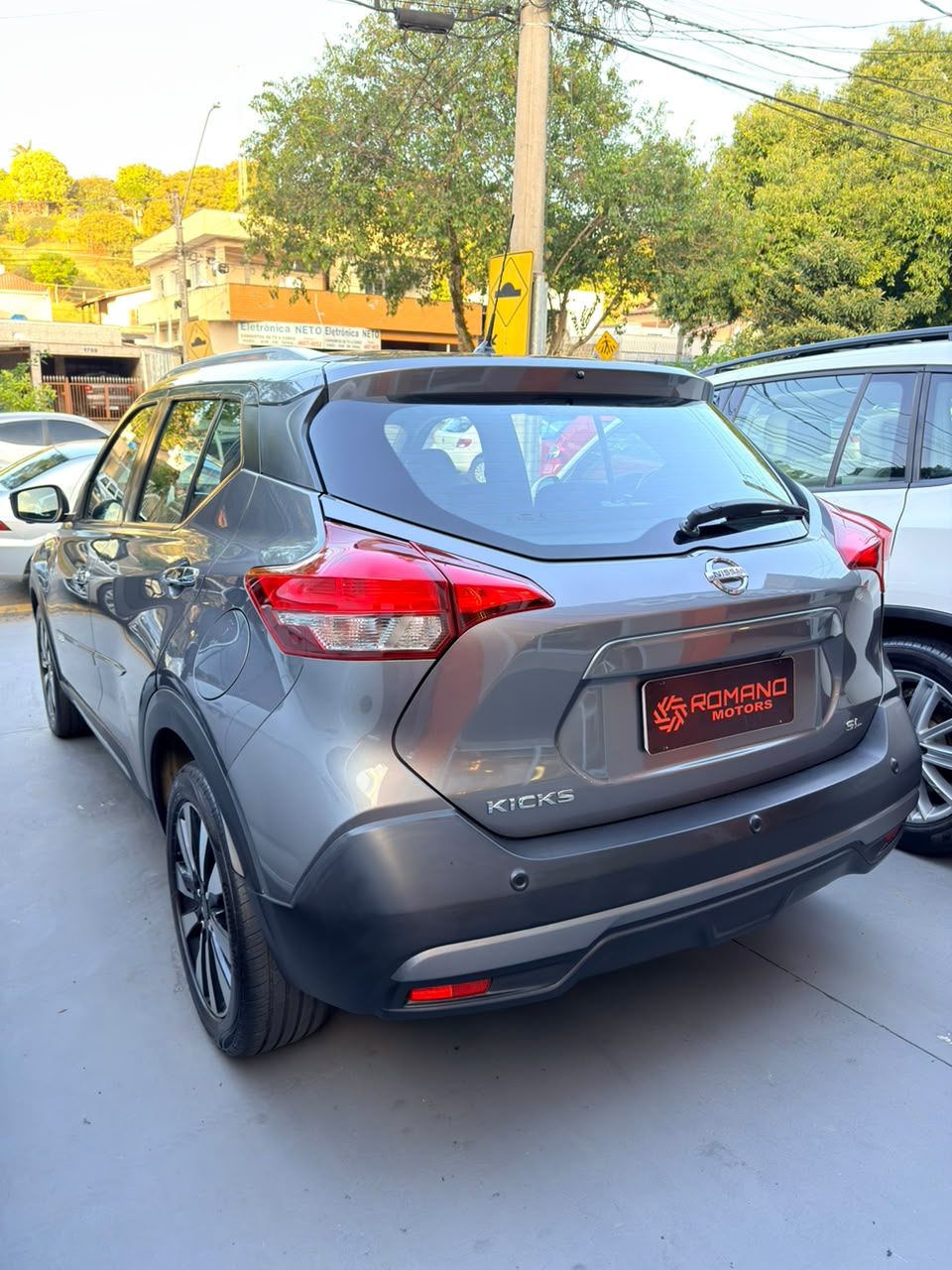 NISSAN KICKS SL — foto 3