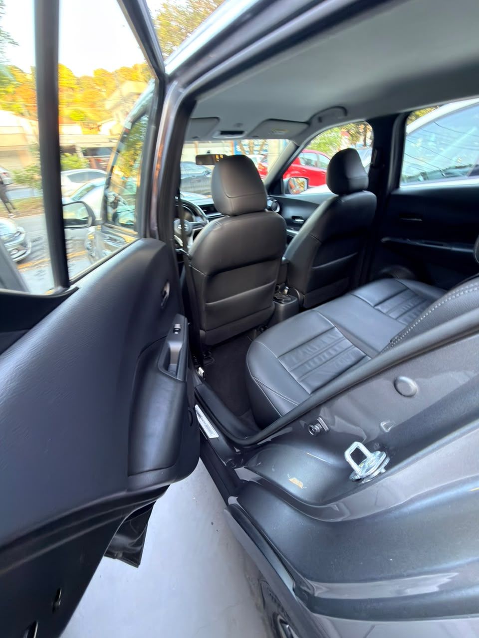 NISSAN KICKS SL — foto 9