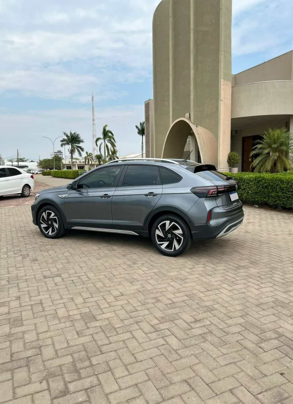 Nivus Highline 1.0 200 TSI Flex Aut. — foto 3