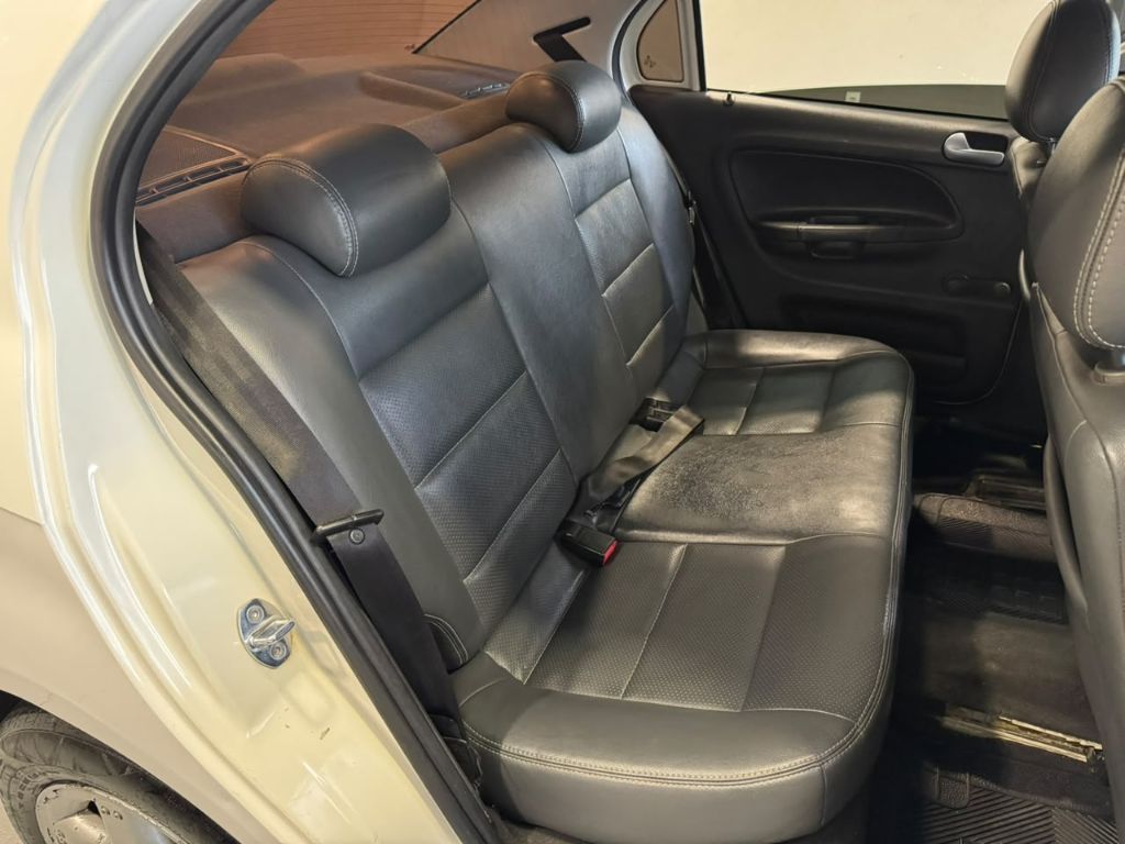 VOYAGE 1.6/1.6 City  Mi Total Flex 8V 4p — foto 12