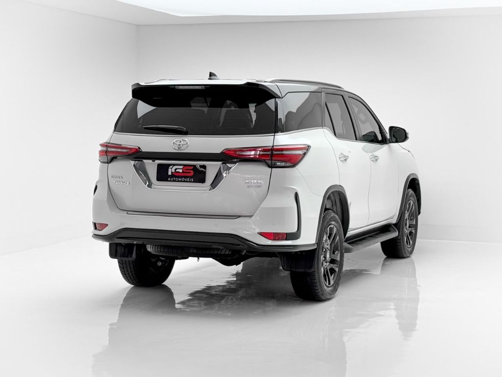 Hilux SW4 SRX Plat. 4x4 2.8 TB Die. Aut. — foto 4
