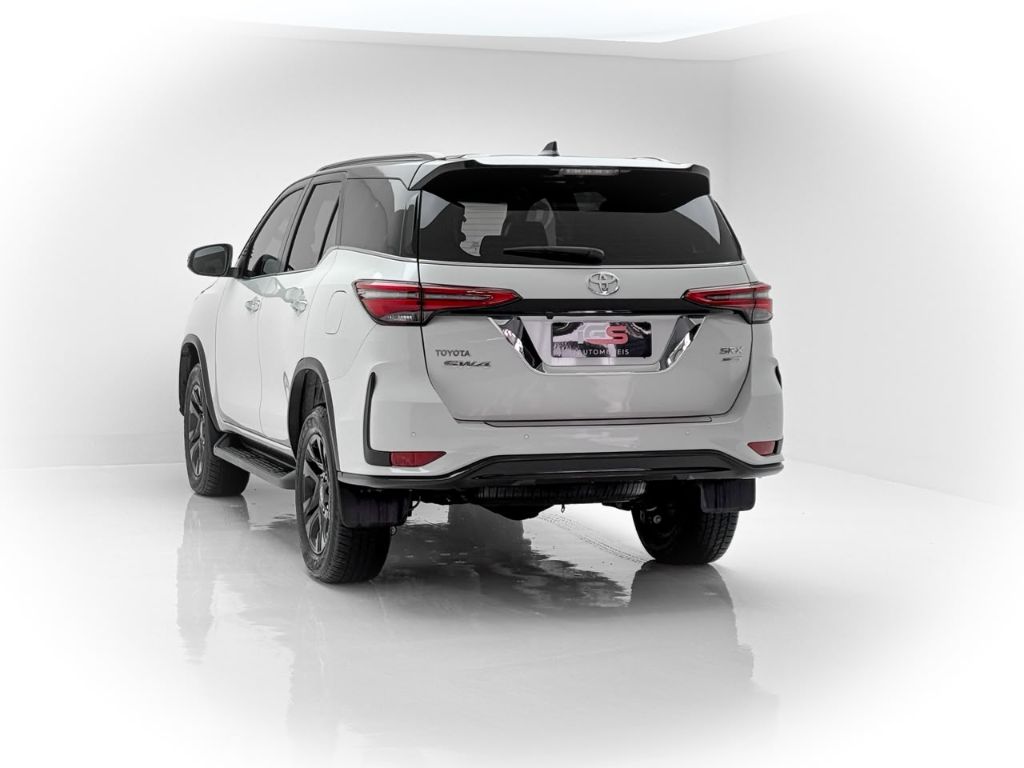 Hilux SW4 SRX Plat. 4x4 2.8 TB Die. Aut. — foto 6