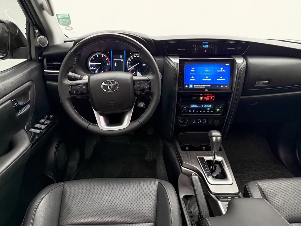 Hilux SW4 SRX Plat. 4x4 2.8 TB Die. Aut. — foto 16