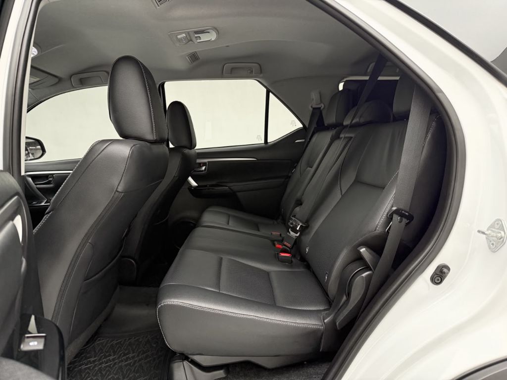 Hilux SW4 SRX Plat. 4x4 2.8 TB Die. Aut. — foto 19